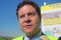 Page dice que le gustaría que Cospedal, "que trabaja seis días en Madrid, negociase algo de presupuesto para C-LM"