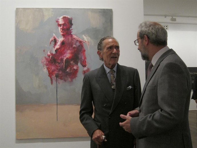 Antonio Gala (I) y el rector de la USAL en la Hospedería