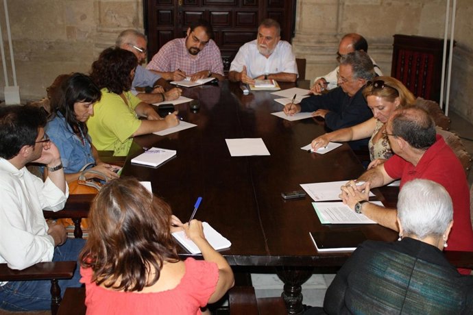Torrijos durante la reunión con Compromiso Social para el Progreso de Sevilla