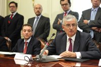 Torres-Dulce ve legítimo modular el derecho de manifestación y dice que éste no puede comportar una "patente de corso"