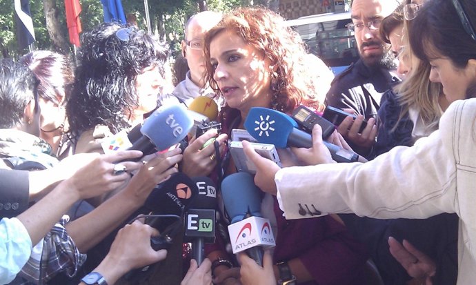 Montero atiende a los medios antes del Consejo Interterritorial de Salud