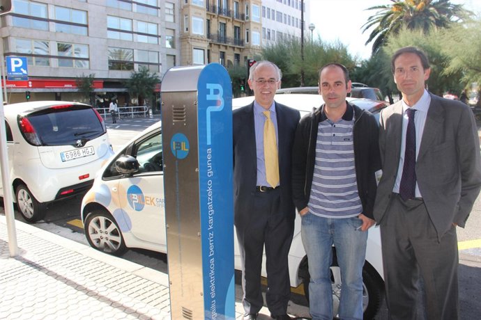 Presentación De La Red De Coches Eléctricos De Alquiler.