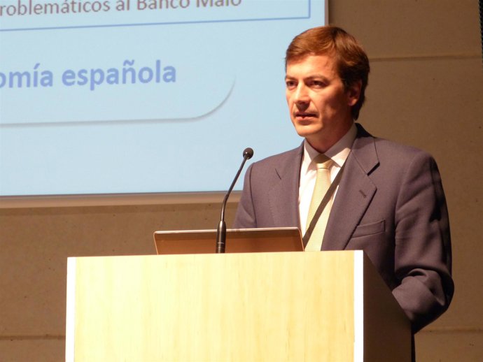 Director De Relaciones Con Los Inversores De Caixabank, Edward O'loghlen