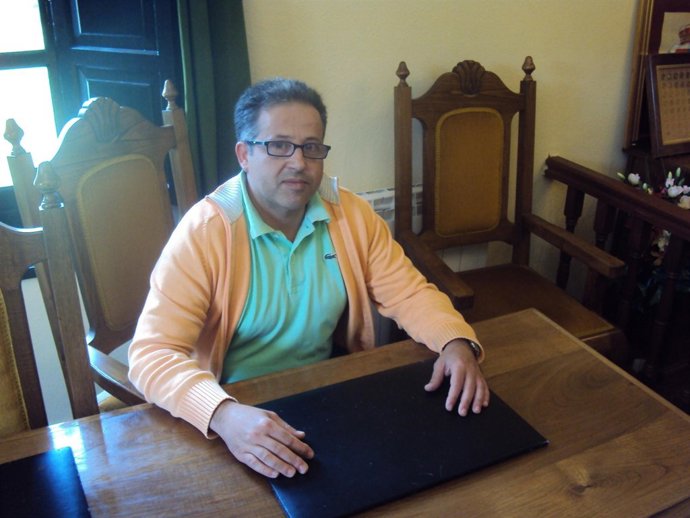 El concejal de AES en el Ayuntamiento de Bárcena de Pie de Cocha,Alfonso Hidalgo