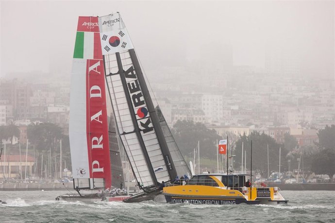 Team Korea Y  Luna Rossa Piranha America's Cup 