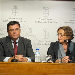 El Presidente Y La Jefa Del Servicio De Biblioteca De La Junta General