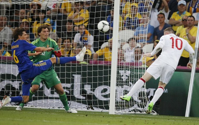 Rooney Marcó El Gol De La Victoria De Inglaterra Ante Ucrania