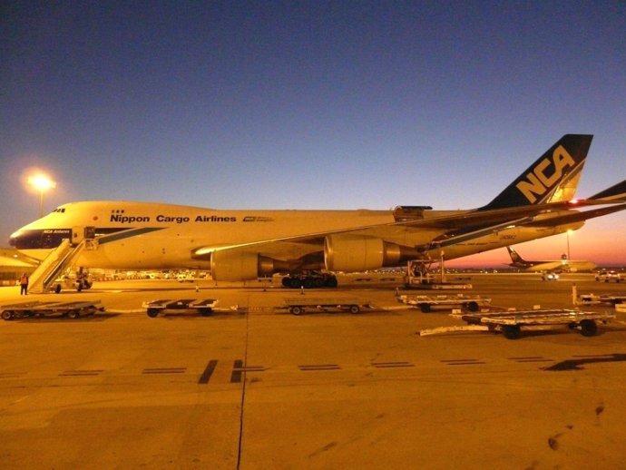 Avión de Nippon Cargo Airlines en Barcelona