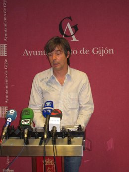 El Concejal Del PP De Gijón Pablo Fernández 