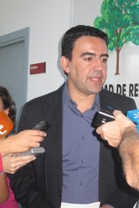 PSOE-A ve "vergonzosa" la actitud "de franquicia humillante" del PP-A al plantear el debate de salarios de diputados