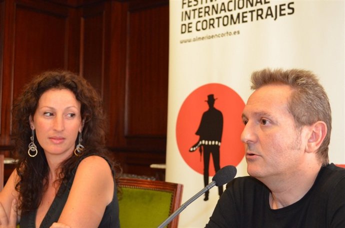 La diputada provincial de Cultura y el director de Almería en Corto