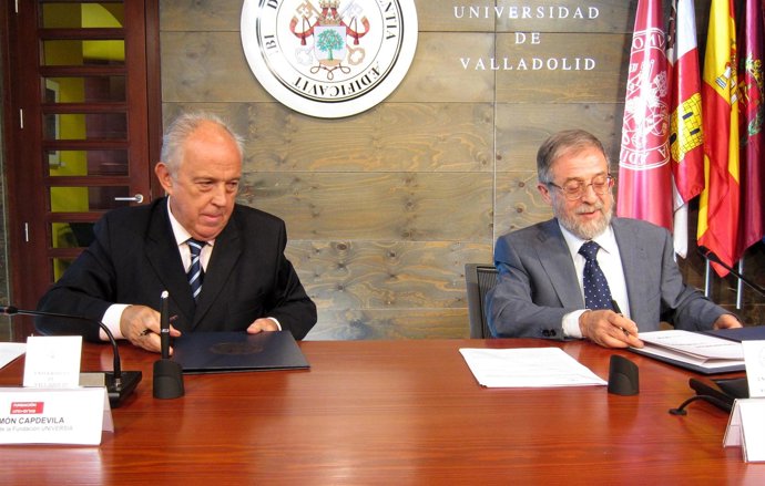 Rector De La UVA (D) Y Director De La Fundación Universia (I) Firman Un Convenio