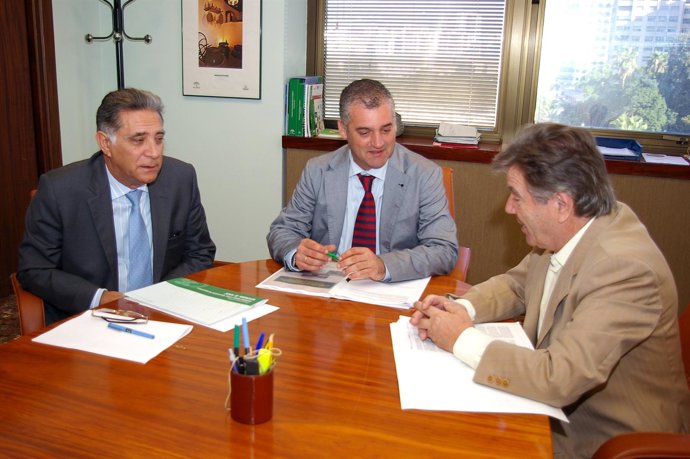 Reunión del delegado con la Federación de Empresarios de Playas 