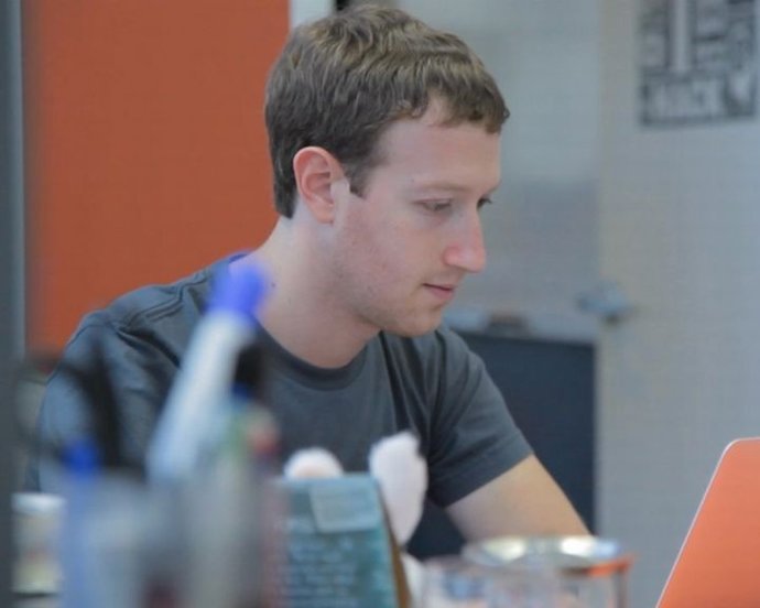 Facebook alcanza los 1.000 millones de usuarios activos