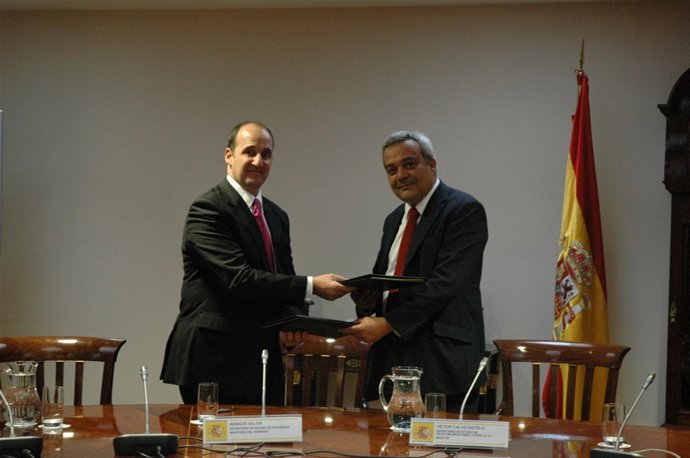 Firma del convenio para luchar contra la ciberdelincuencia