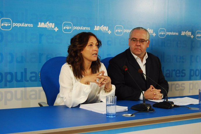 Lozano Y Estrella Informan Del Comunicado De Estrategia Política Del PP De Jaén.