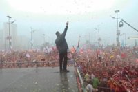 Venezuela.- Una "avalancha roja" arropa a Chávez en el cierre de su campaña electoral en Caracas