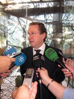 El Consejero De La Junta Emilio De Llera