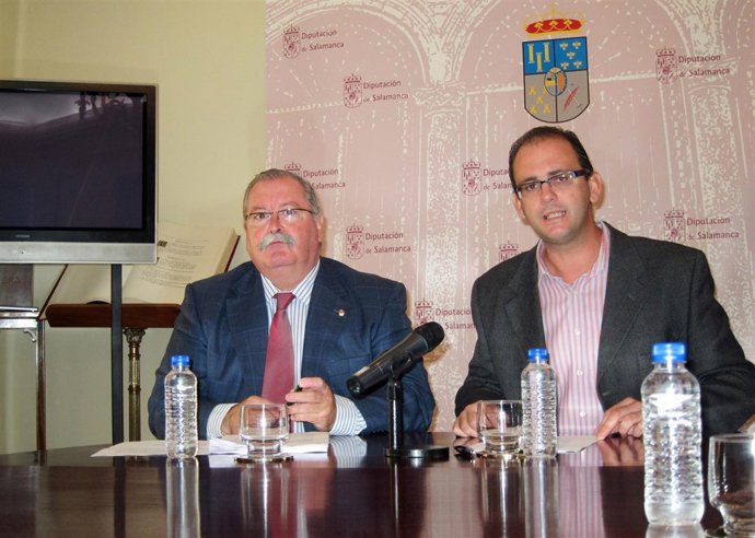 Los diputados José Prieto y Antonio Luis Sánchez en el Palacio de La Salina