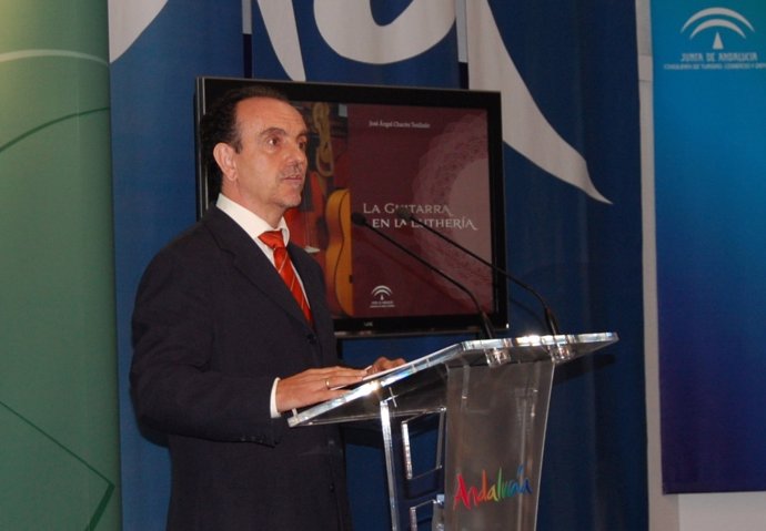 El consejero de Turismo y Comercio de la Junta de Andalucía, Rafael Rodríguez