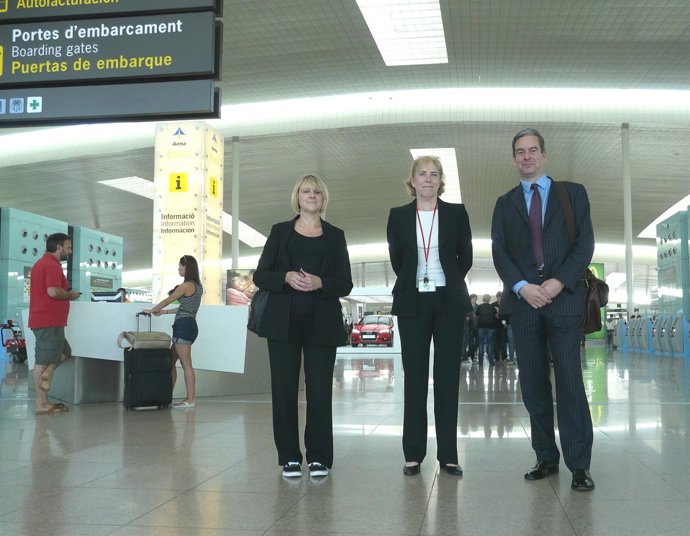 Adele Hill Y Angus Mcintyre (Gatwick) Y Anita Gackowska (El Prat)