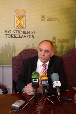El concejal Francisco Trueba, en rueda de prensa
