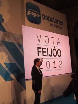 El Presidente De La Xunta, Alberto Núñez Feijóo, En La Pegada De Carteles