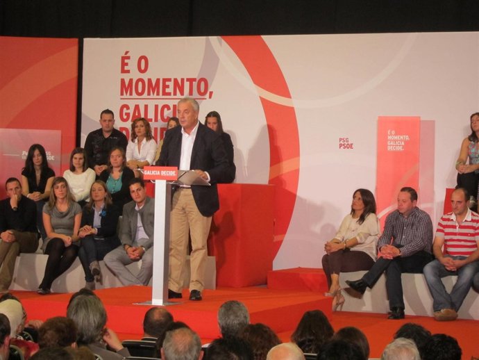 Pachi Vázquez en un mitin en Silleda