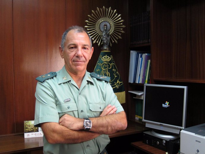 El General Fernando Santafe En Su Despacho