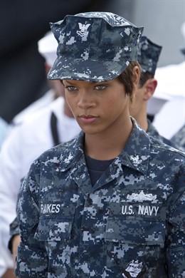Rihanna En Battleship Hundir La Flota