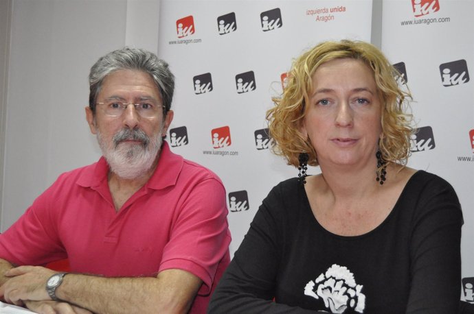 Adolfo Barrena y Patricia Luquin tras el Consejo Político de IU-Aragón.