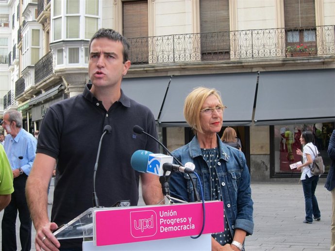 Acto electoral upyd con rosa diez