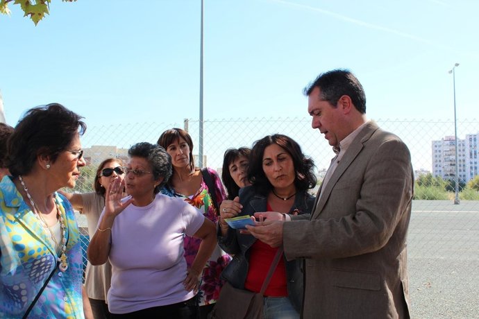 Reunión  de Espadas con los vecinos
