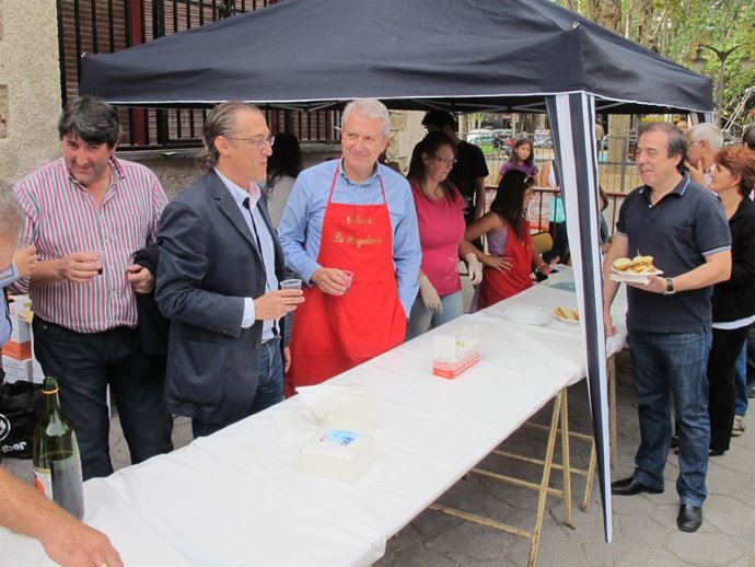 Emilio del Río, en el acto en beneficio de Santa Teresita