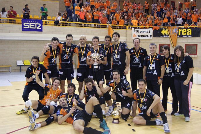 El CAI Voleibol Teruel, campeón de la Supercopa