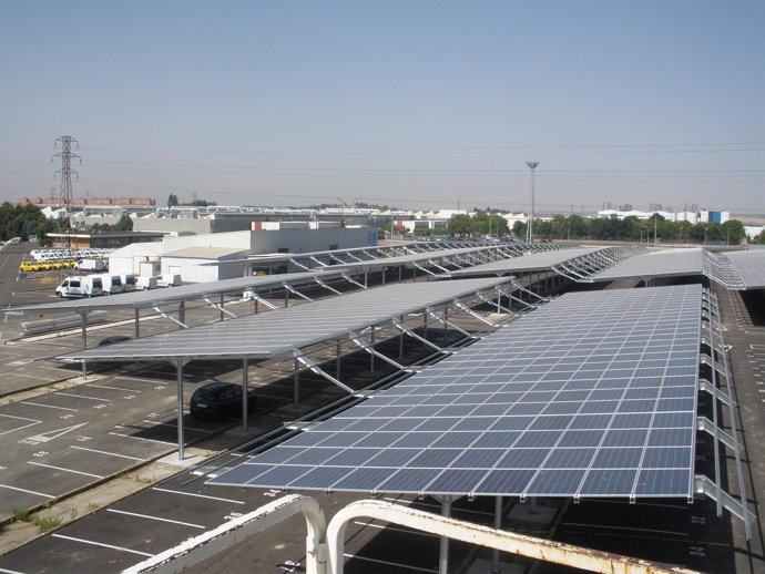 Instalación fotovoltaica en el Aparcamiento logístico de Renault