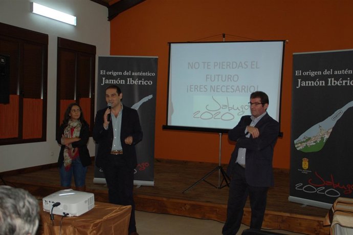 El alcalde de Jabugo, José Luis Ramos, presenta 'Jabugo 2020'.