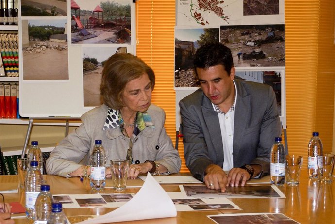 La reina doña Sofía visita Málaga tras las inundaciones