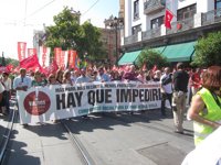 Miles de personas se echan a la calle contra los presupuestos de Rajoy y para solicitar "un cambio de políticas"