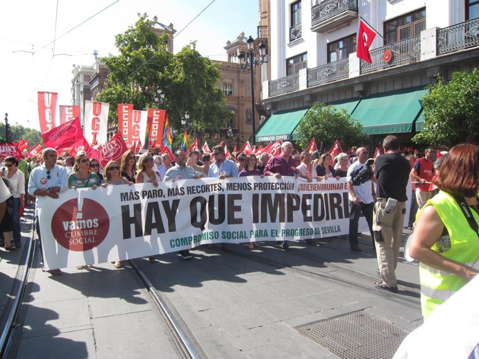 Cabeza de la manifestación en Sevilla