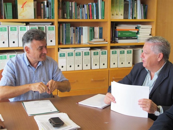 El Delegado De Medio Ambiente Junto Al Alcalde De Chiclana