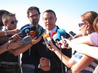 La Diputación respalda a Jabugo y ve "esencial" que sea "la referencia de la industria cárnica"