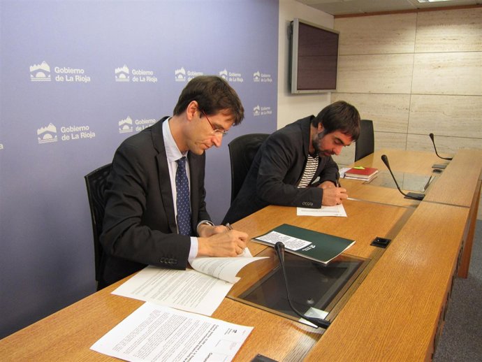 Firma convenio Octubre Corto