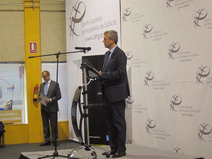 Alfonso Rueda participa en la apertura del curso del CSHG