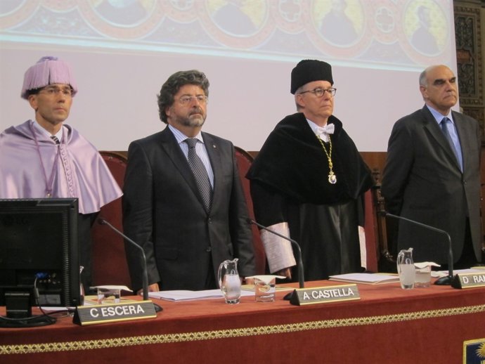 C.Escera, A.Castellà, D.Ramírez y S.Alemany, en la apertura del curso UB