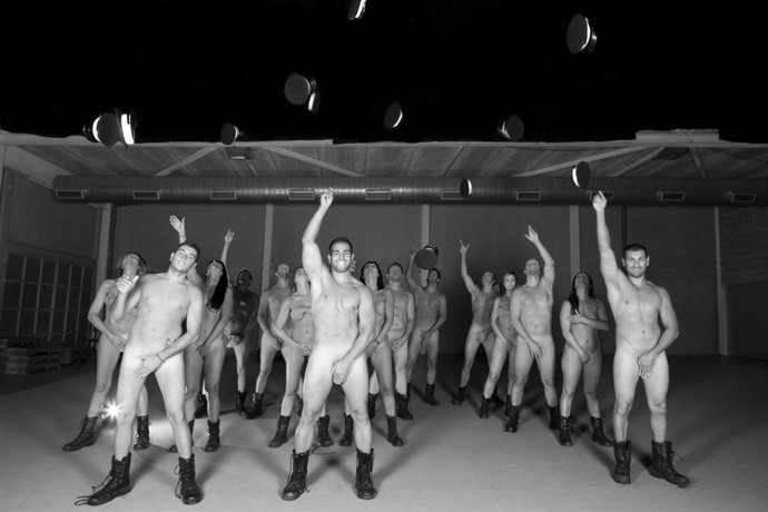 Agentes de Mossos en el calendario solidario