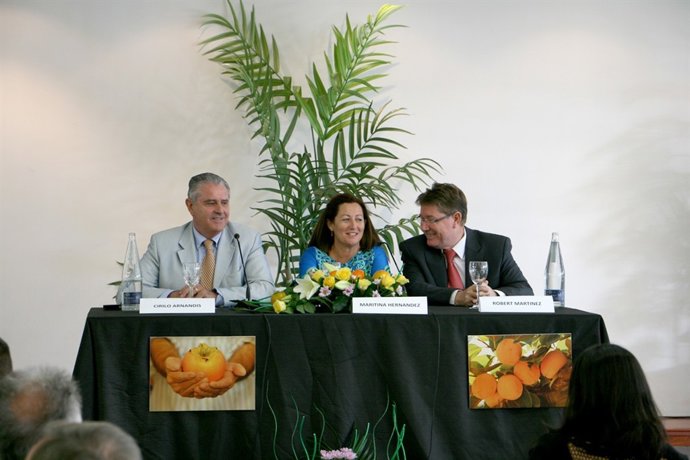 Maritina En Un Acto Con La D.O. Del Caqui
