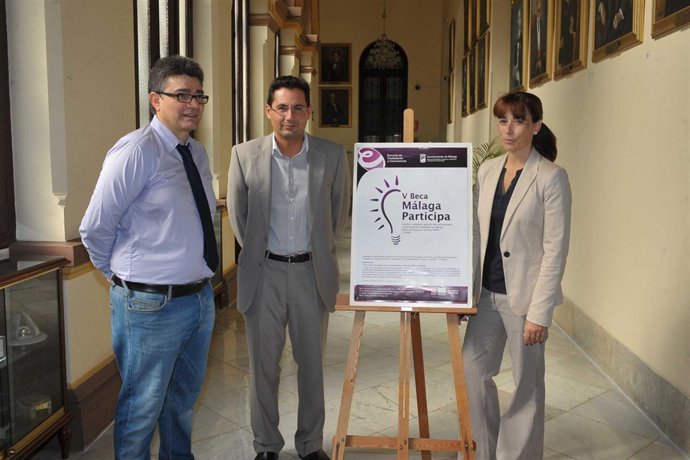 Francisco Pomares presenta la V Beca 'Málaga Participa'