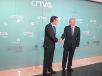 Feijóo arranca con una reivindicación de su labor y Vázquez diciendo que hay "una alternativa distinta"