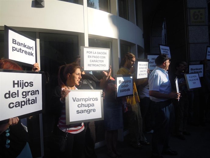 Concentración de EB contra los desahucios